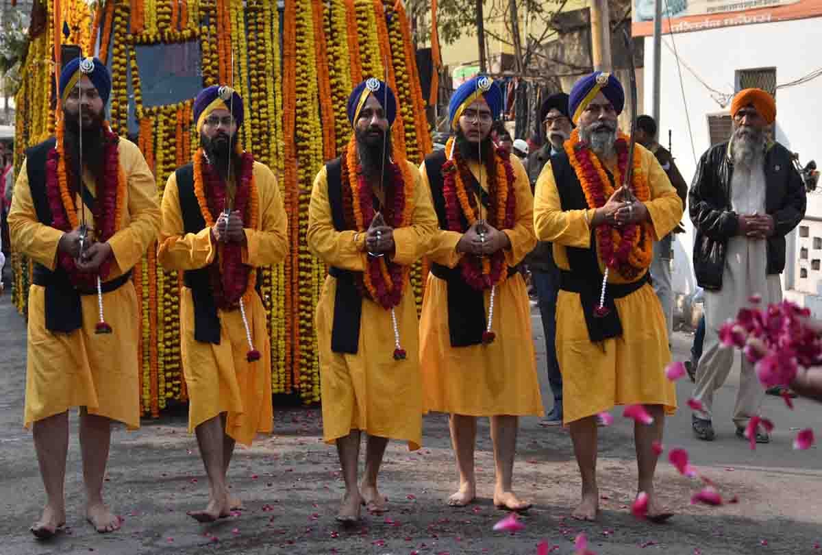 Three day festival of Gurugovind Singh ji prakashotsav celebration starts With Nagar kirtan
