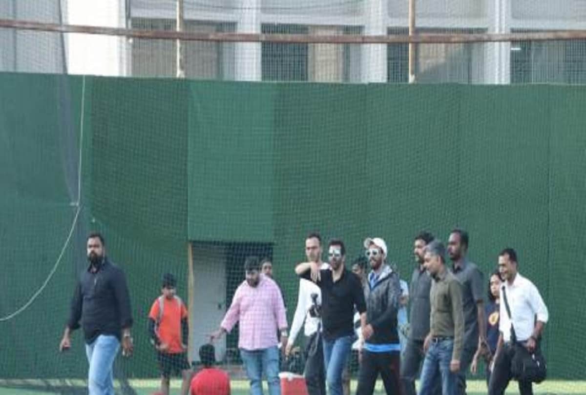 ranveer singh and kabir khan spotted at ground for biopic 83