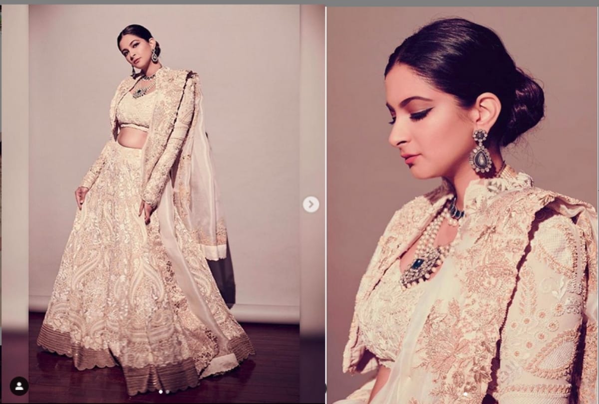Sonam Kapoor Sunita Kapoor and Rhea Kapoor in white gold outfits by Rohit Bal