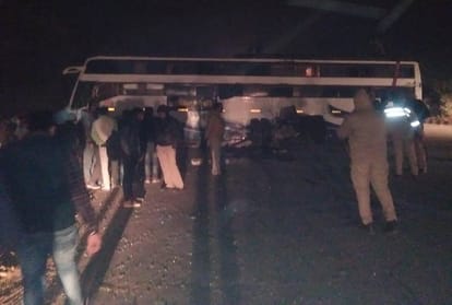 Road Accident in Yamuna Expressway Bus Accident