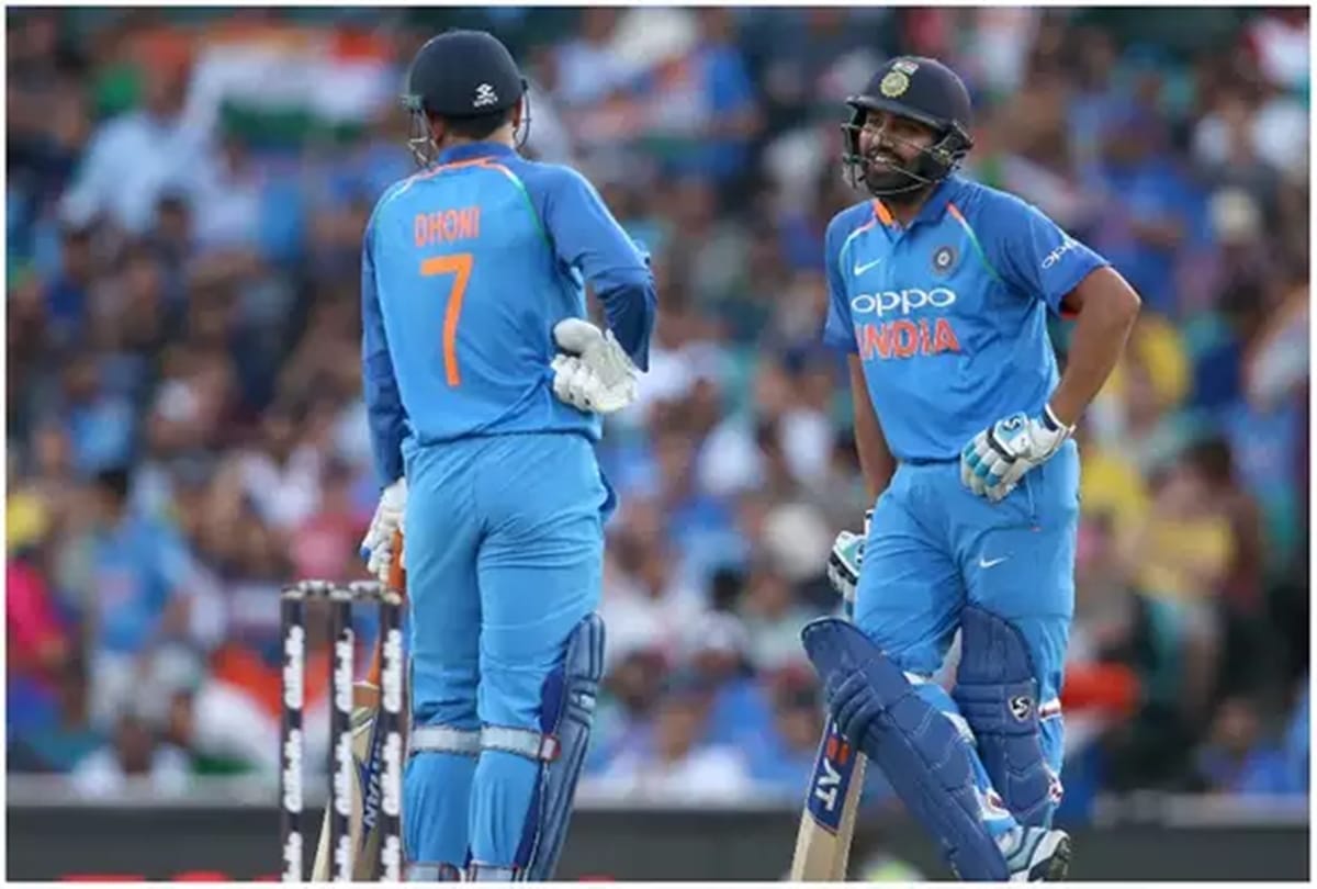india vs australia 1st odi day night live score sydney cricket ground