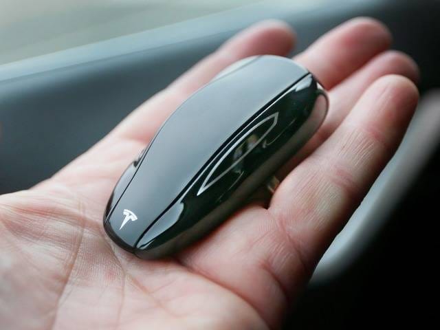 6 coolest Expensive luxury car keys of BMW 7-Series Aston Martin Koenigsegg and Jaguar