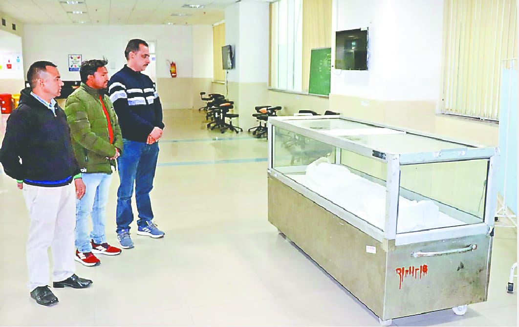 Only 13 people visit aiims for Swami sanand antim darshan in 10 sunday