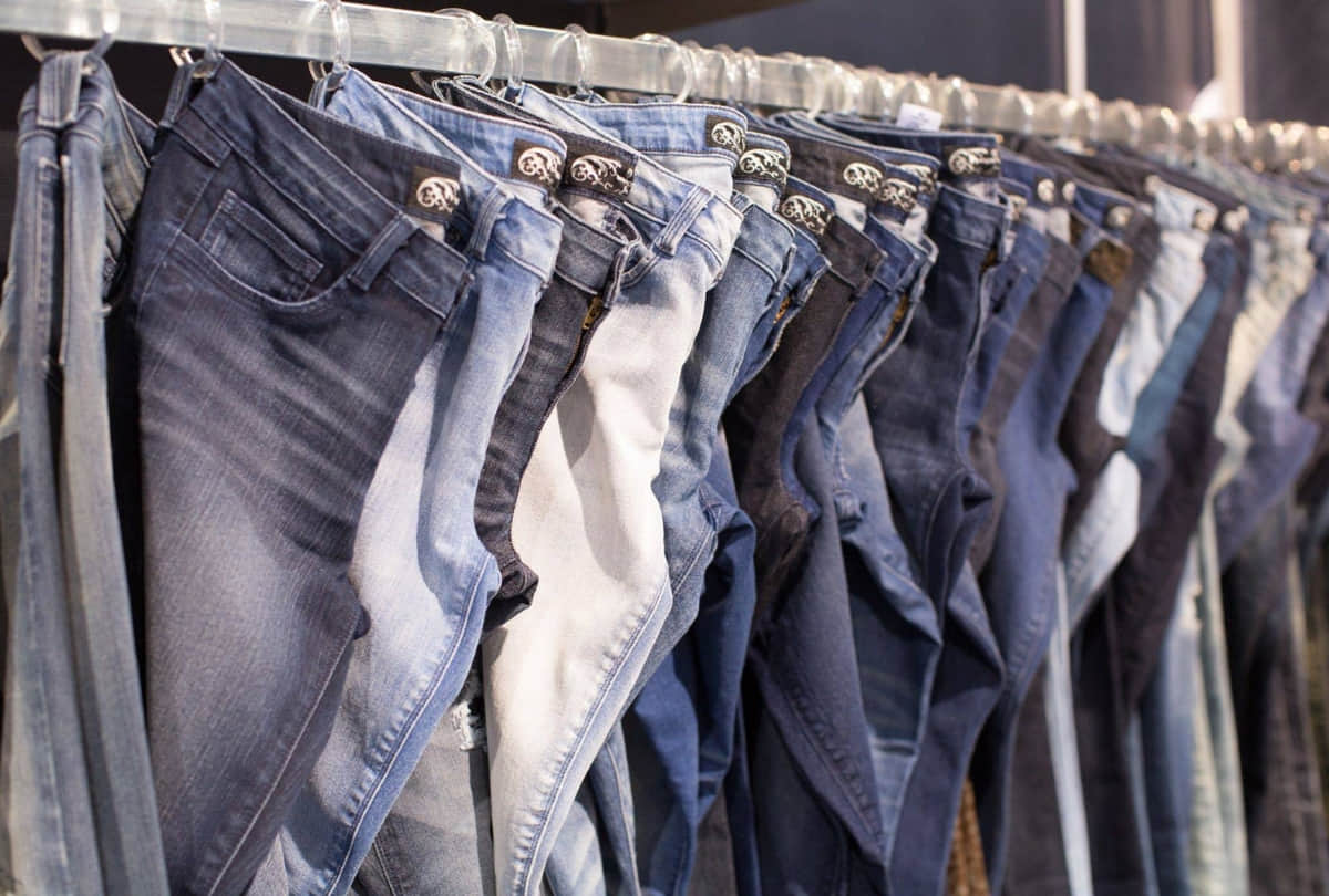 Tight jeans and synthetic clothing prone to fungus and ringworm