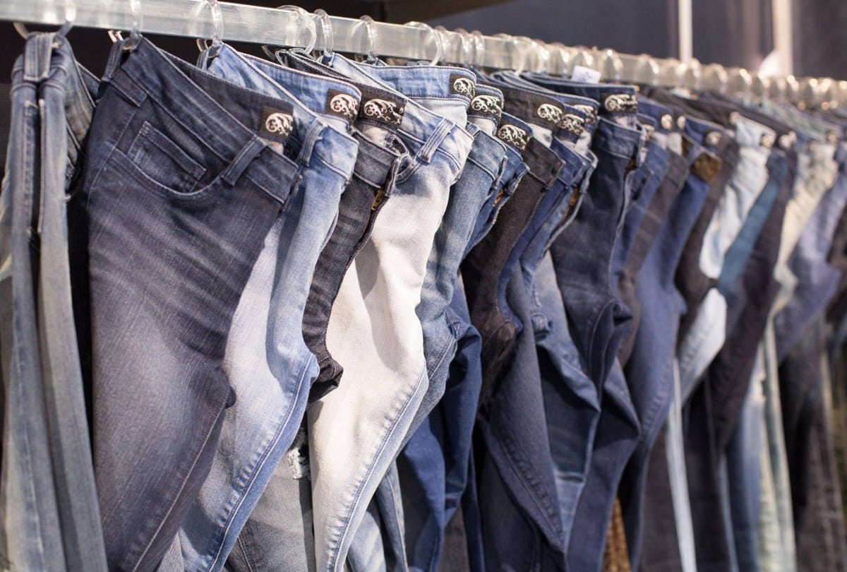 Tight jeans and synthetic clothing prone to fungus and ringworm