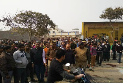 two dead, several injured after bus overturns in agra