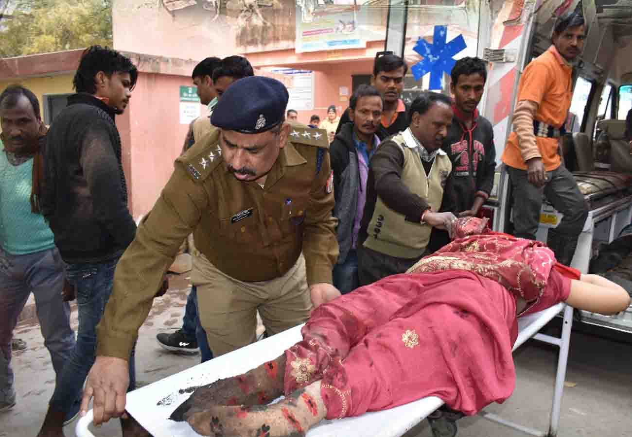 Road Accident On Kanpur-allahabad Highway in fatehpur