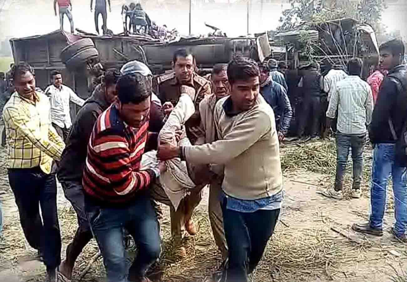 Road Accident On Kanpur-allahabad Highway in fatehpur