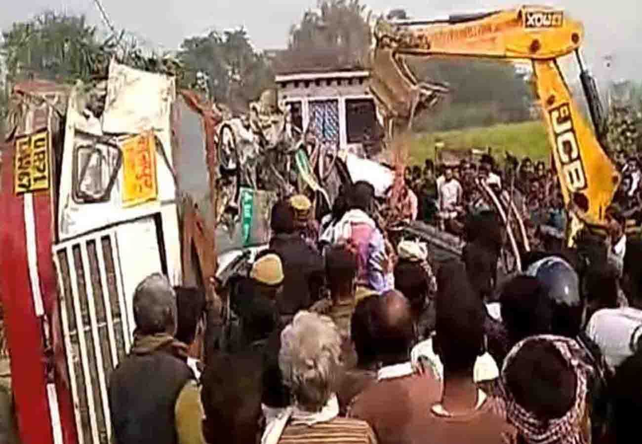 Road Accident On Kanpur-allahabad Highway in fatehpur