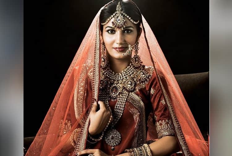 Bollywood, Sapna Choudhary Bridal Photos Viral on Instagram