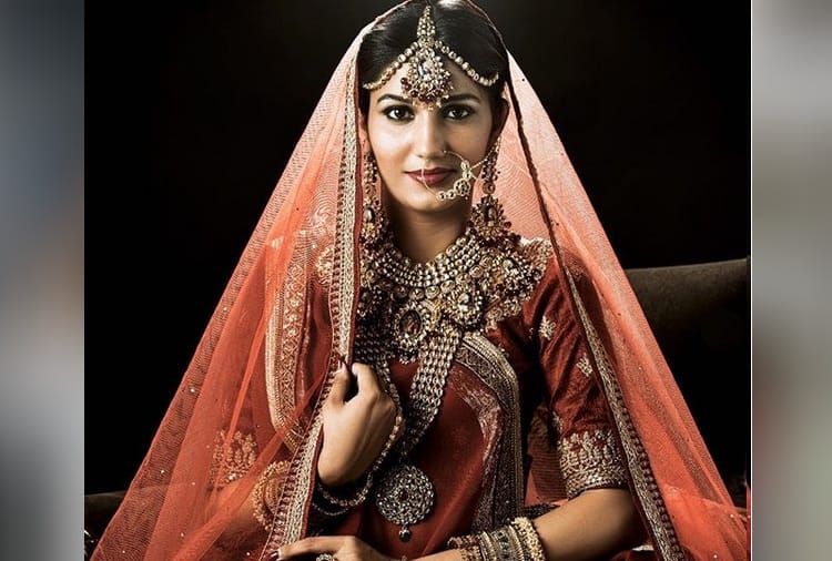 Bollywood, Sapna Choudhary Bridal Photos Viral on Instagram