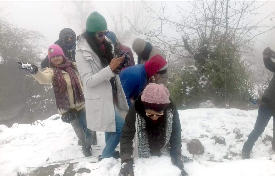 Snowfall in Auli and chardham photos 2019