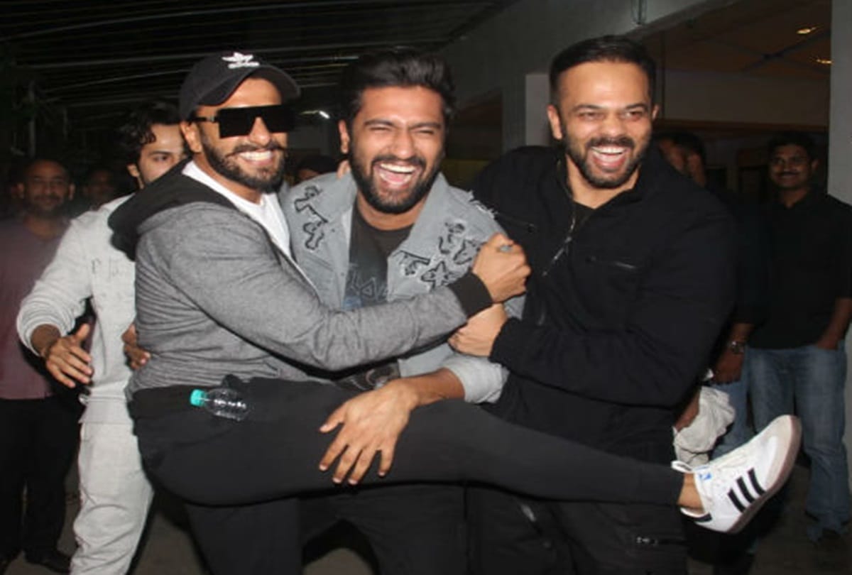 Yami gautam Ranveer Singh Varun Dhawan and Others bollywood celebs Blast At URI Screening