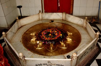 Makar sankranti 2019 special story from kashi temple