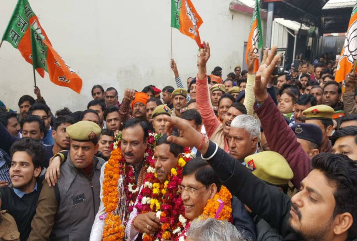BJP MP Ramshankar Katheria warms welcome by supporters in Agra