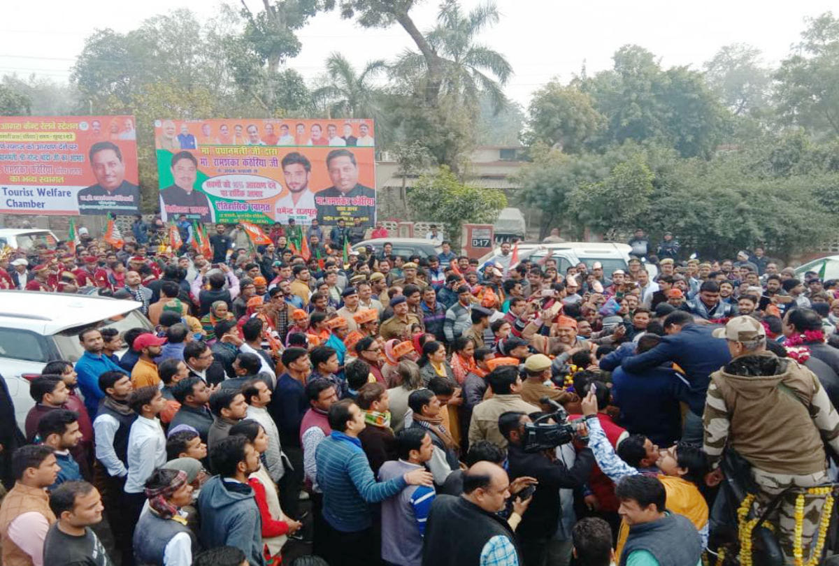 BJP MP Ramshankar Katheria warms welcome by supporters in Agra