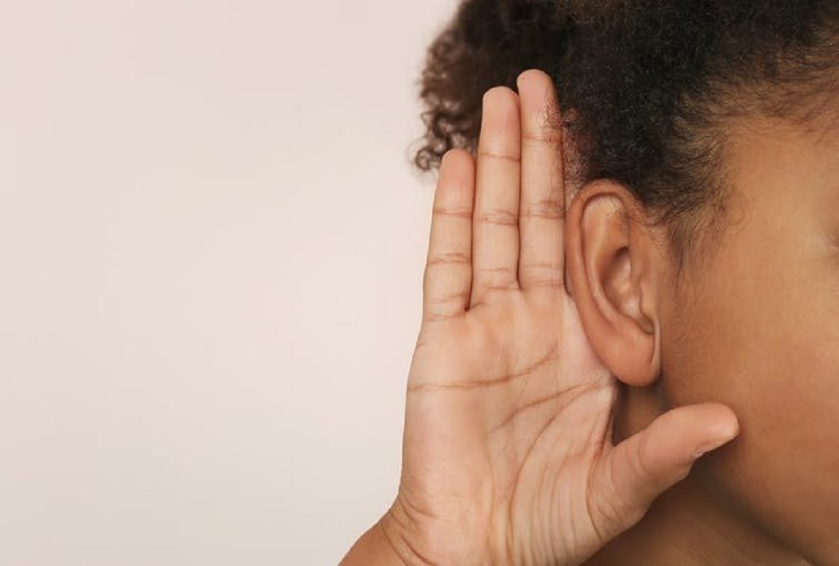 woman unable to hear men voices due to rare condition in china