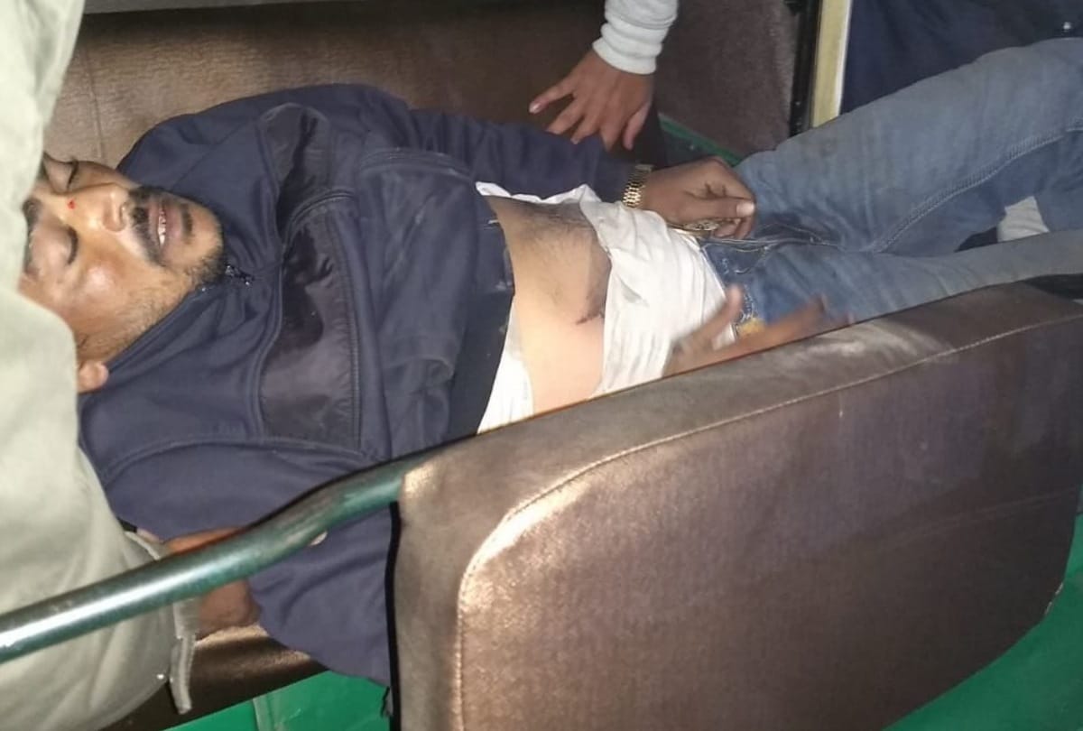 bike rider fell down from flyover, injured in lucknow