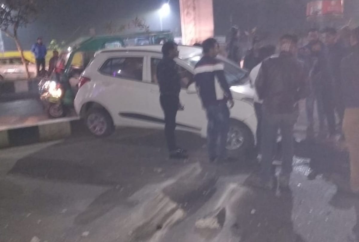 bike rider fell down from flyover, injured in lucknow