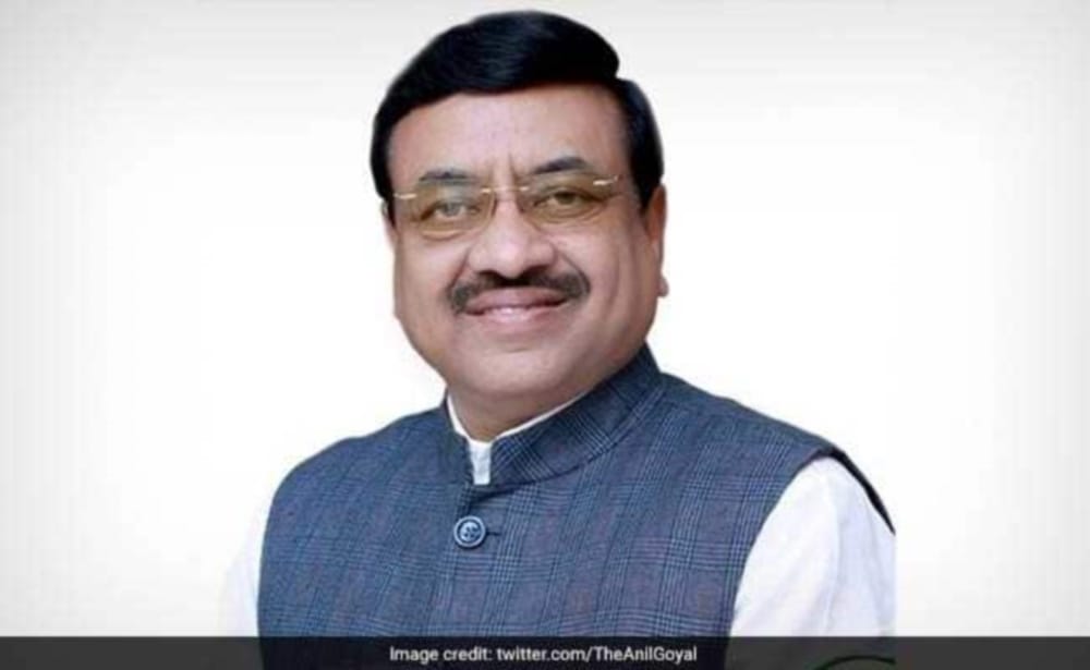 Income tax team caught Bjp leader property 300 Registry and gold lockers