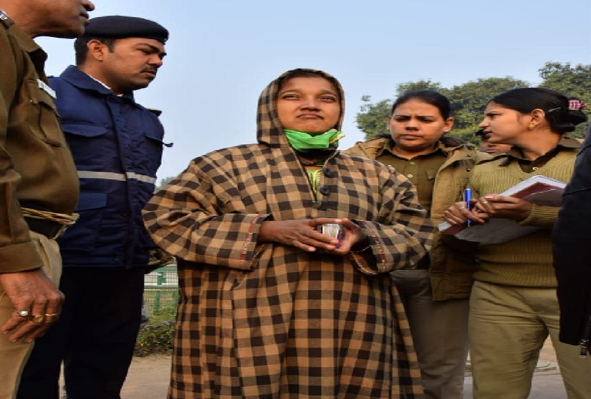 woman arrested for shouting slogans of Pakistan Afghanistan Zindabad at india gate