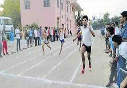 Players of CSJMU and CSA landed on the field without tracksuit