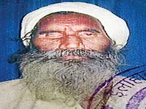 Farmer falls into drain, death