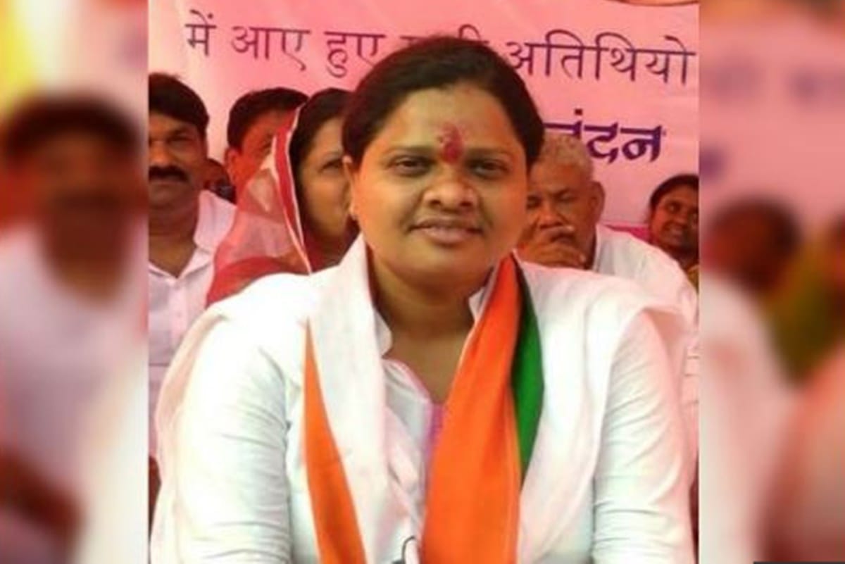vice president of legislative assembly Hina Kaware follow guard collided with traley