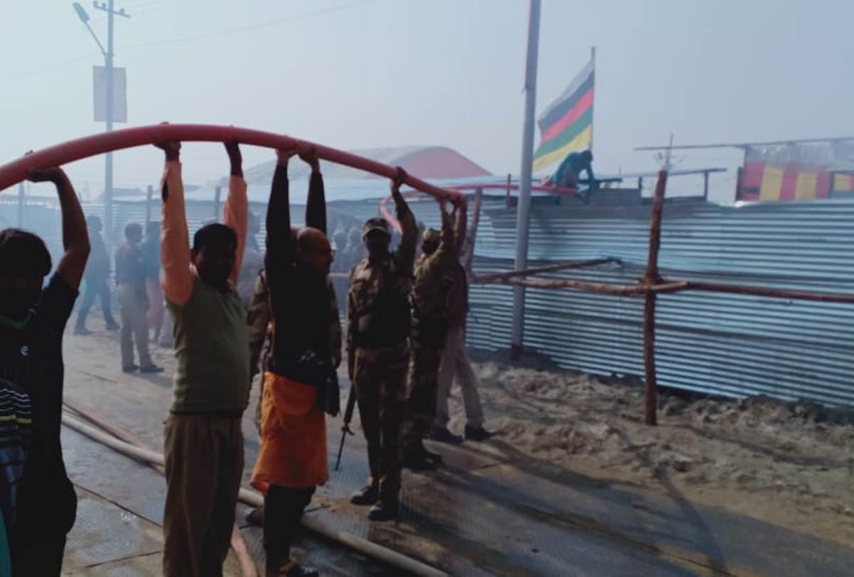 Kumbh 2019: Massive fire in kumbh mela sector 16 in prayagraj