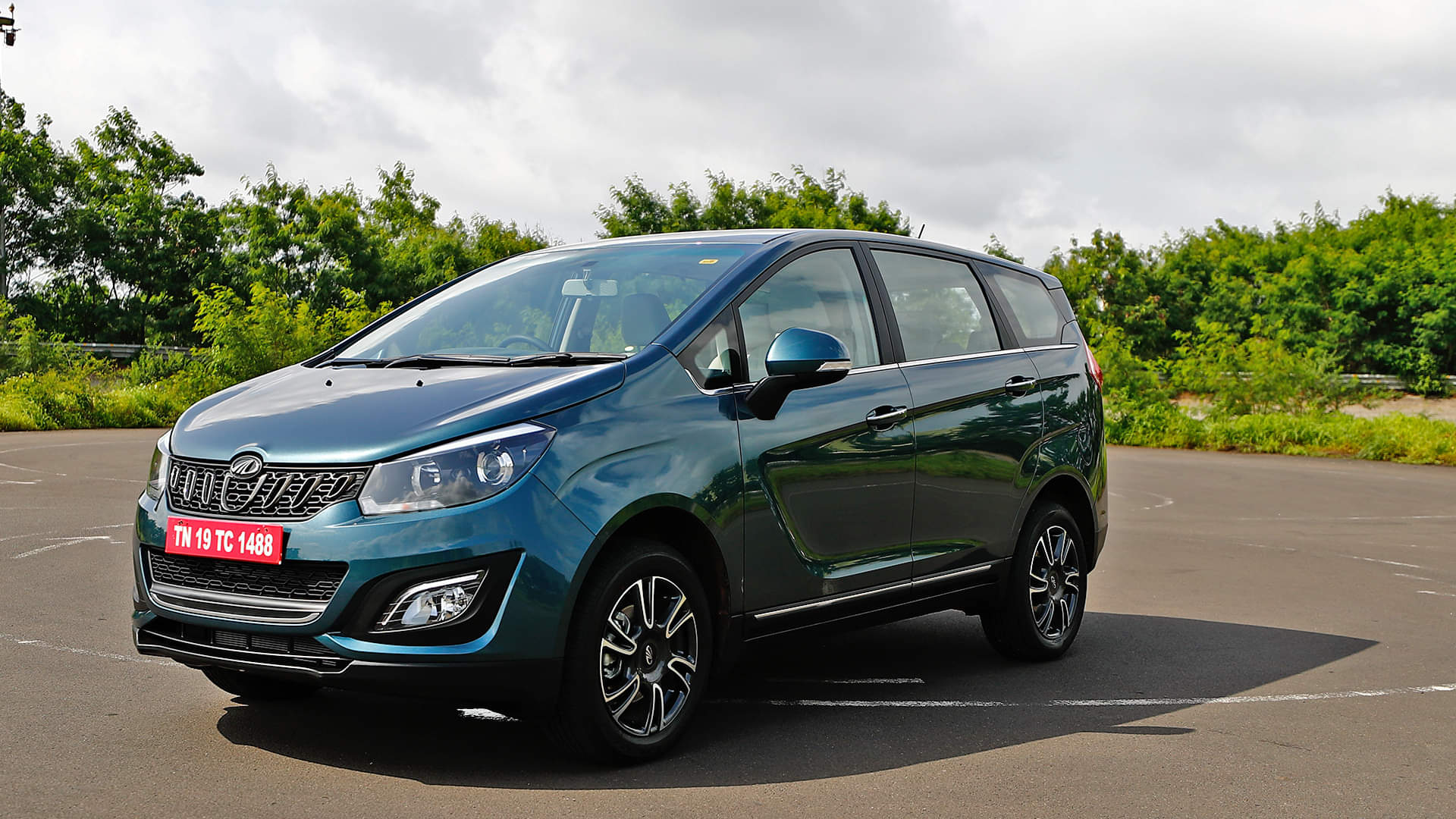 mahindra car offers august 2022 mahindra car discount mahindra suv offers