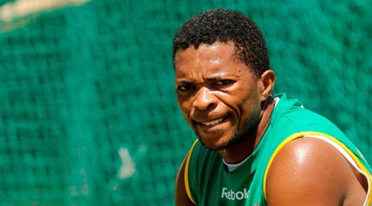 makhaya ntini says pakistan batsmen playing for themselves not for the team
