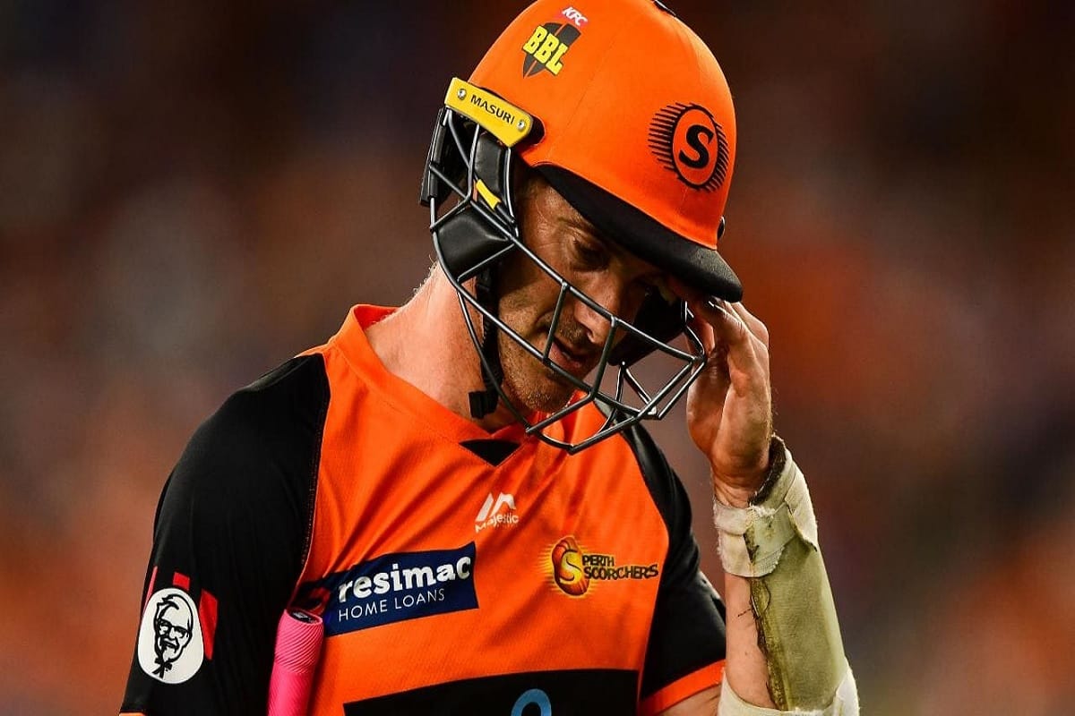 michael klinger controversial dismissal on seventh delivery in an over