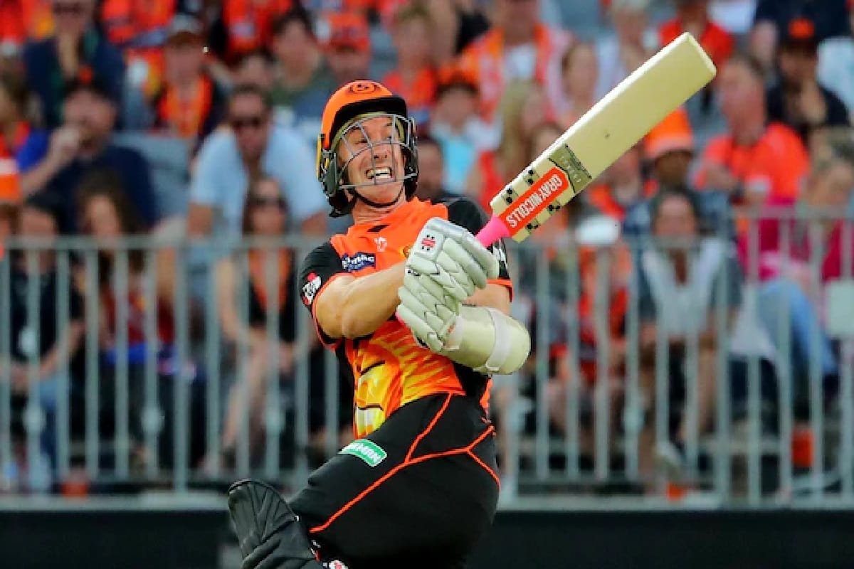 michael klinger controversial dismissal on seventh delivery in an over