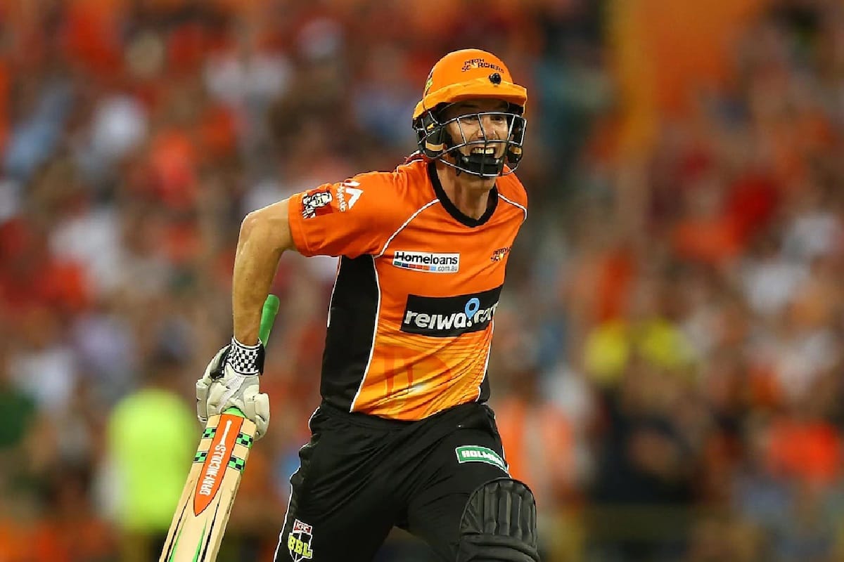 michael klinger controversial dismissal on seventh delivery in an over