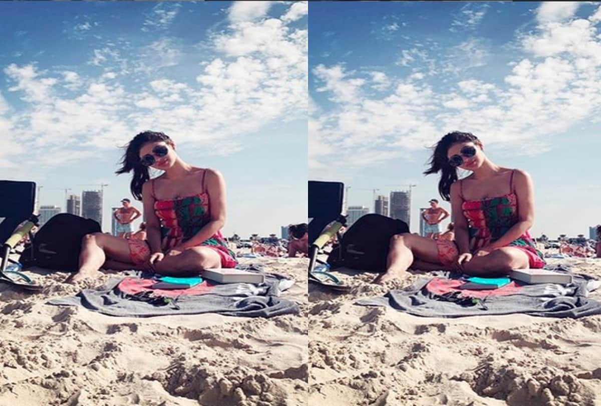 Hot Photoshoot of Actress Mouni Roy