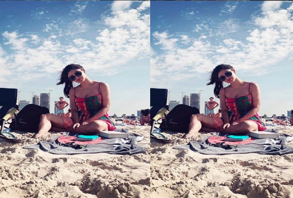 Hot Photoshoot of Actress Mouni Roy