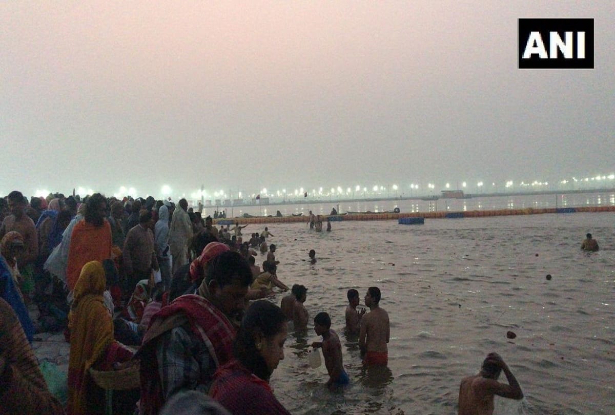clean ganga water on sangam at prayag raj 45 canal trapped