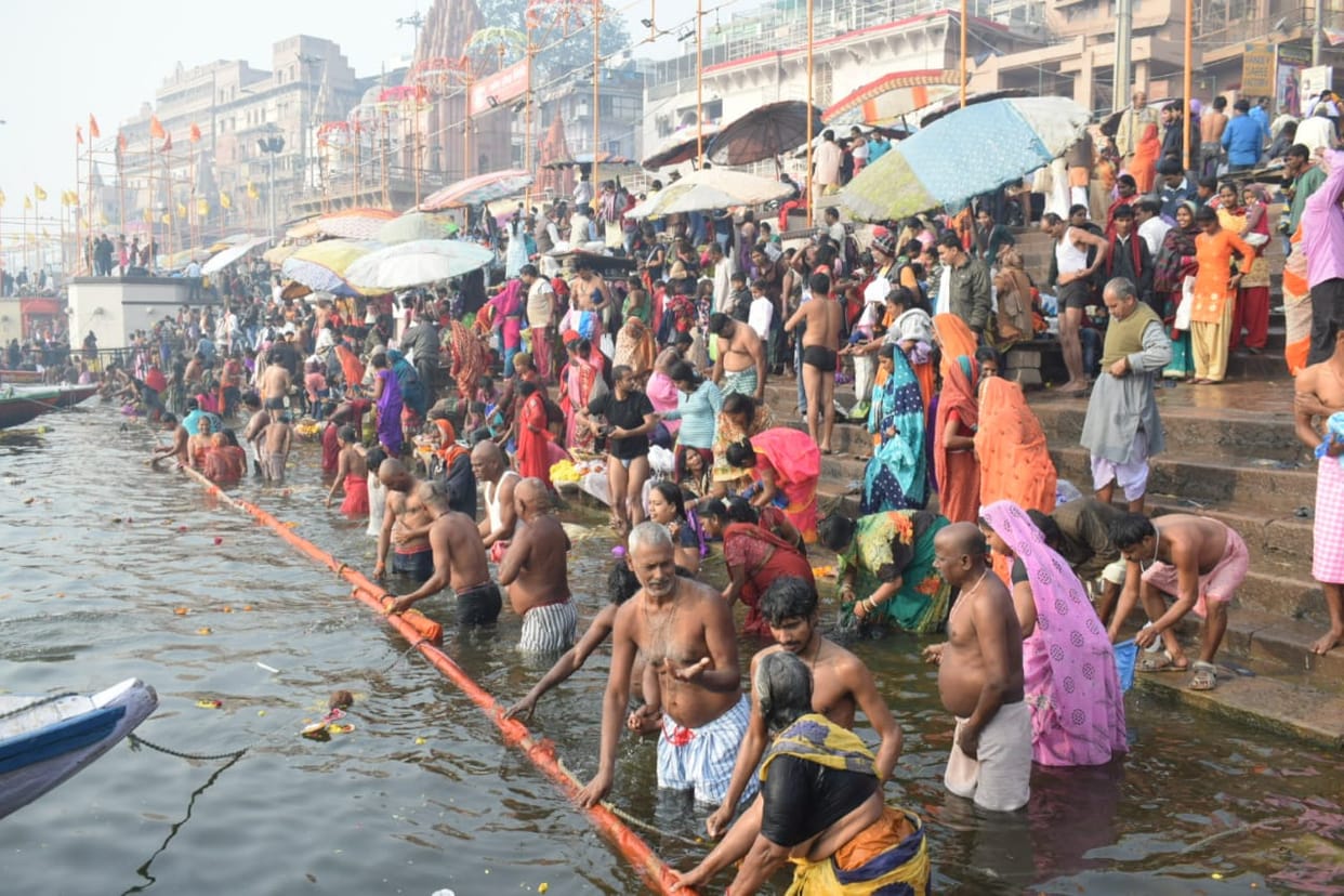 makar sankranti ganga snan in varanasi