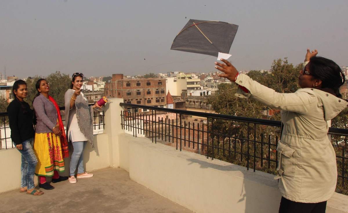 Makar sankranti 2019 kite flying festival celebrated in varanasi