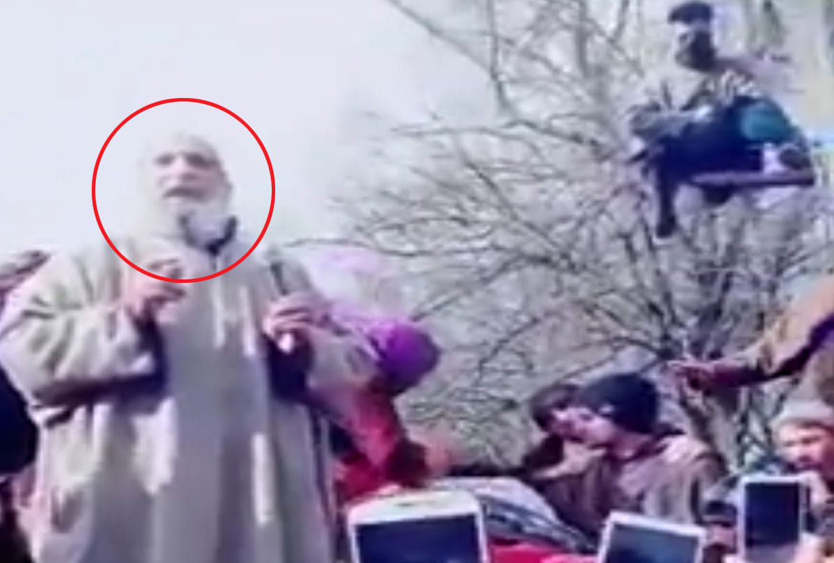 militant zeenat ul islam father said in his funeral, its time of pride not for crying