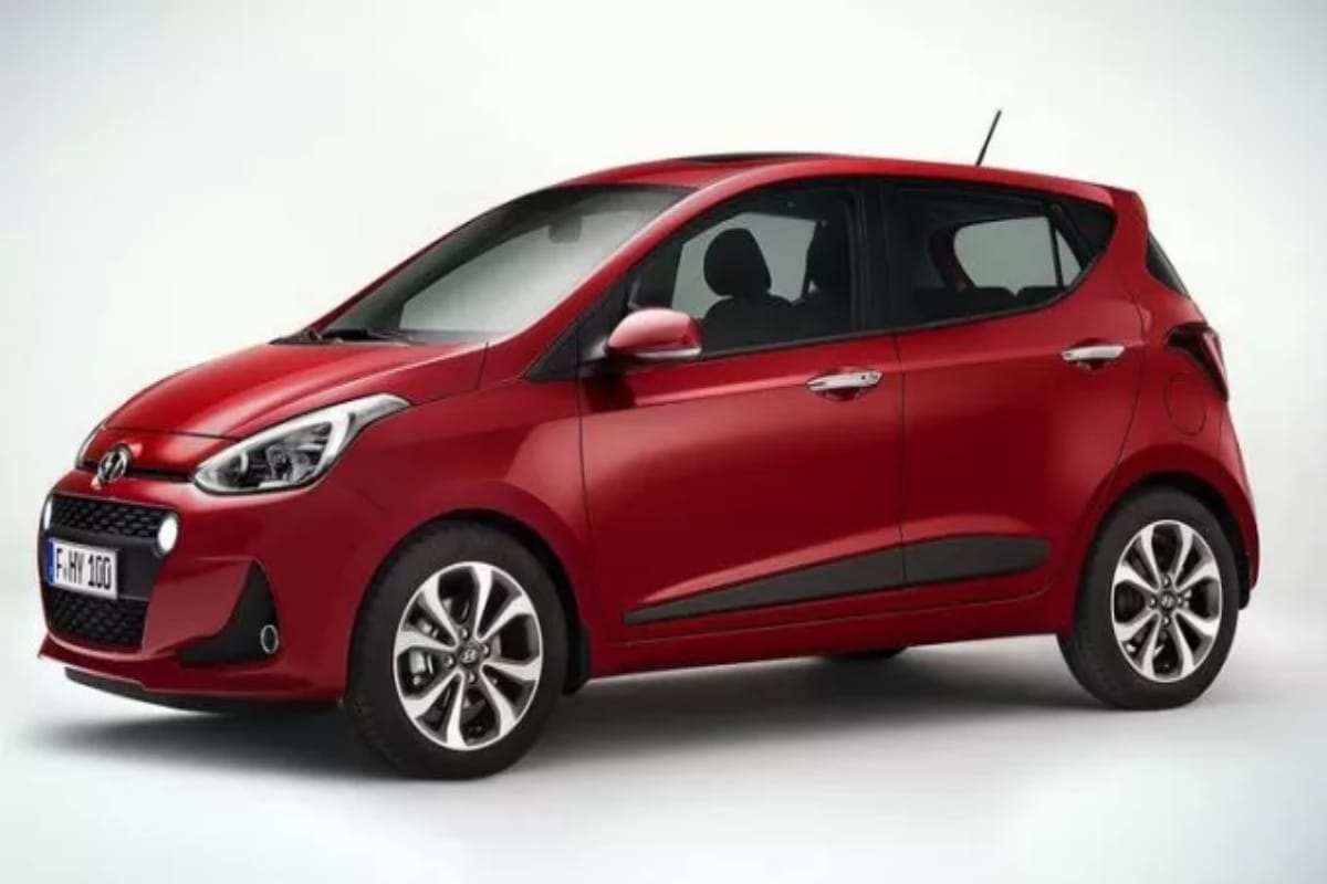 Maruti suzuki swift Vs Hyundai grand i10 , know which is the best in price& mileage