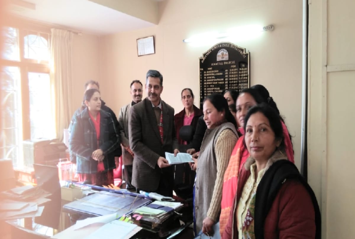 Anganwadi workers demands eleven thousand rupees pay in himachal