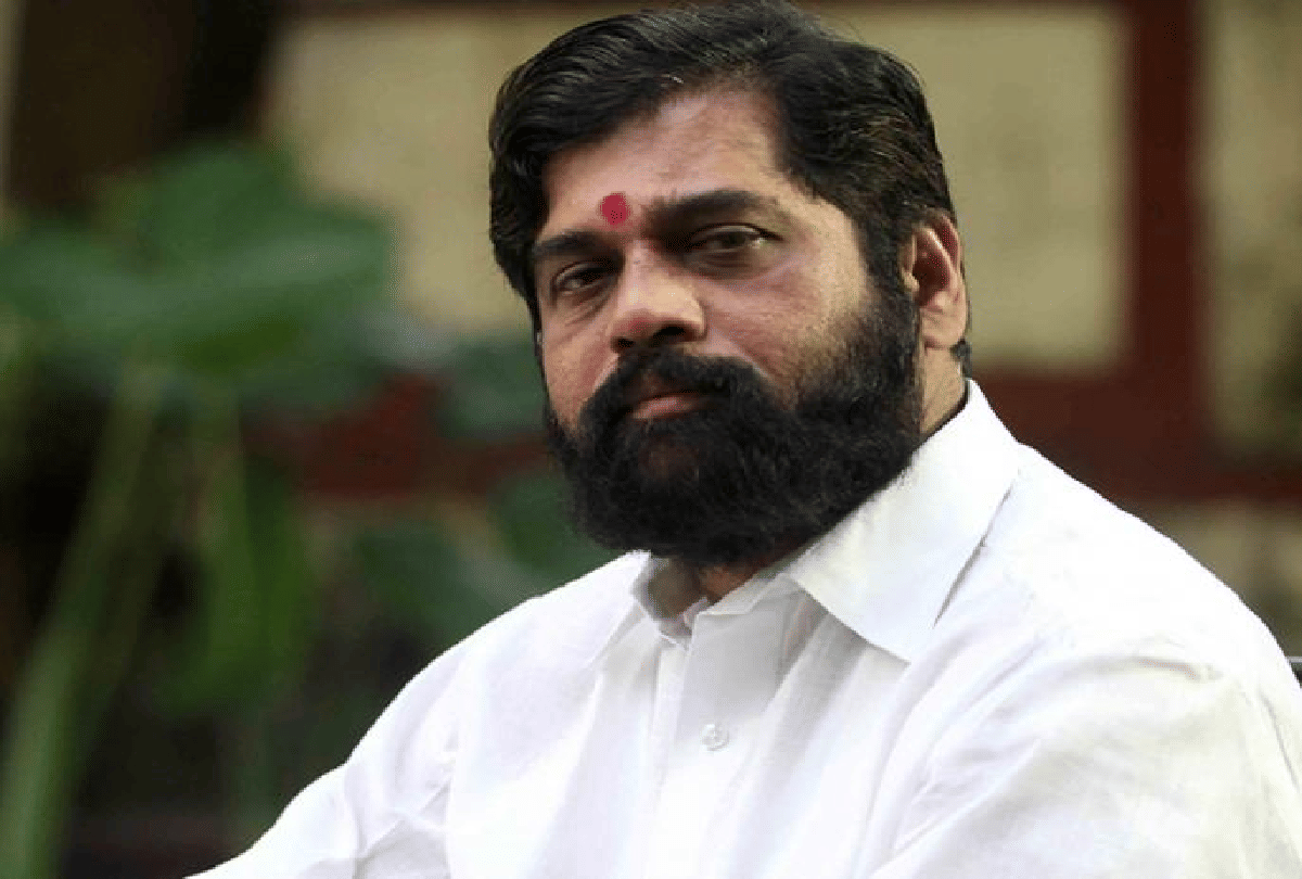 During the inspection of health centers, chair was broken while sitting minister Eknath Shinde