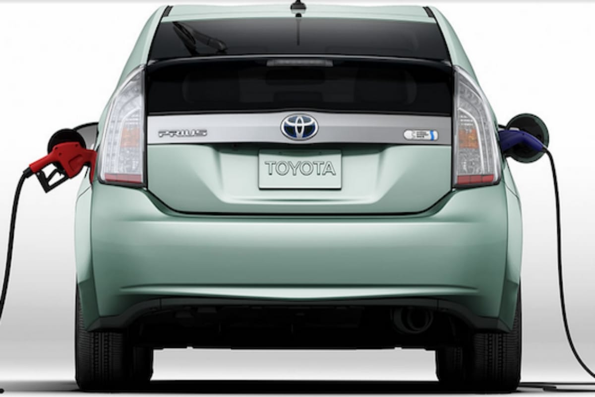apple electric car project titan apple report suggests Apple may work with Toyota on battery development for its semi-autonomous vehicle