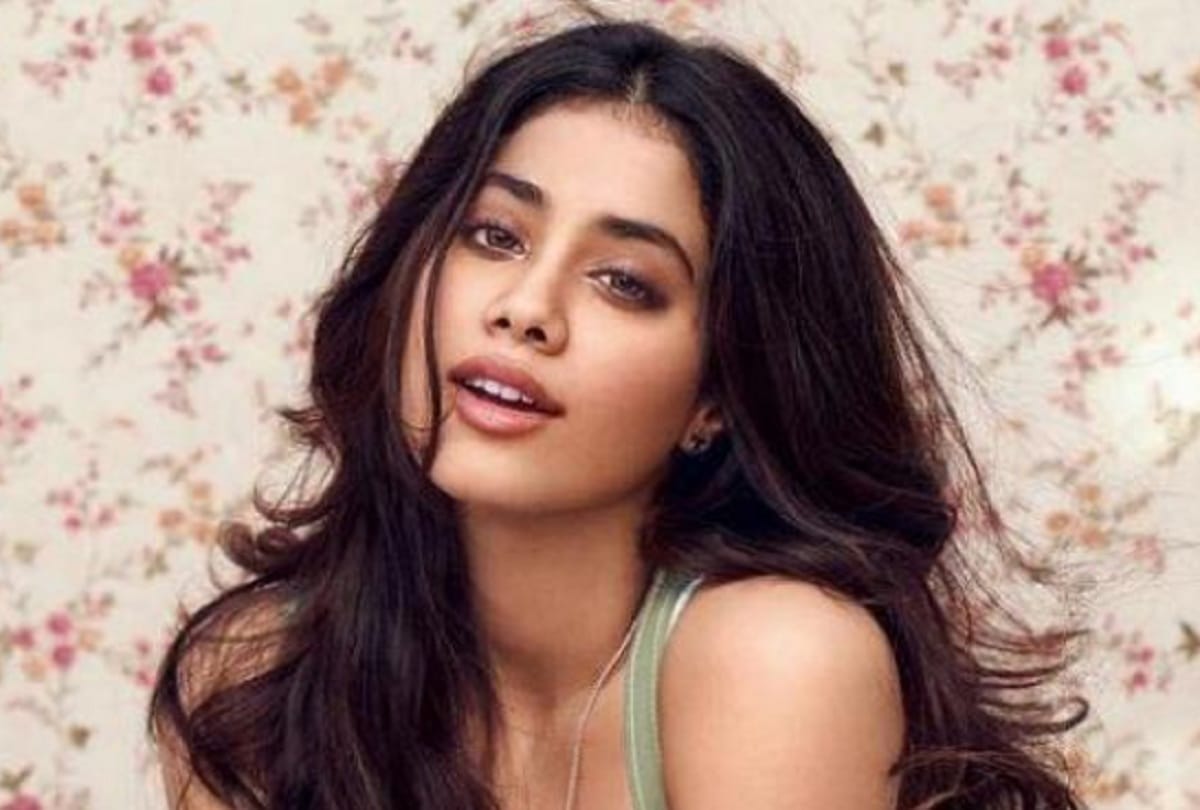 photographers called jhanvi sara ali khan