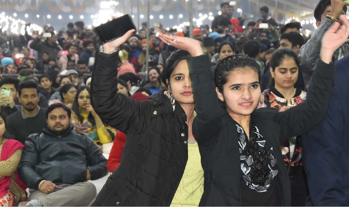 punjabi singer Mankirt Aulakh live performance in haridwar