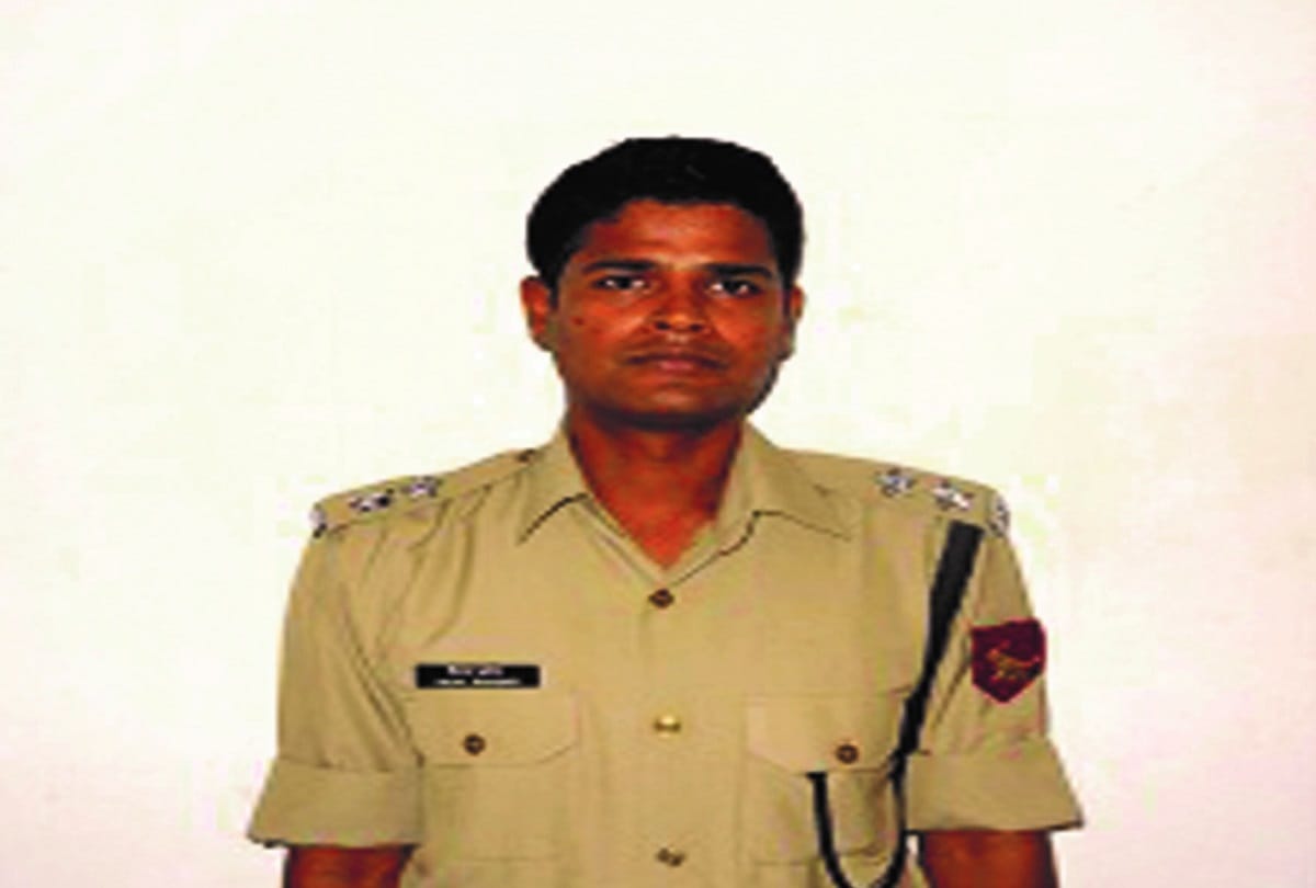 bsf assistant commander shot by pakistani snipers in pansar post kathua jammu kashmir