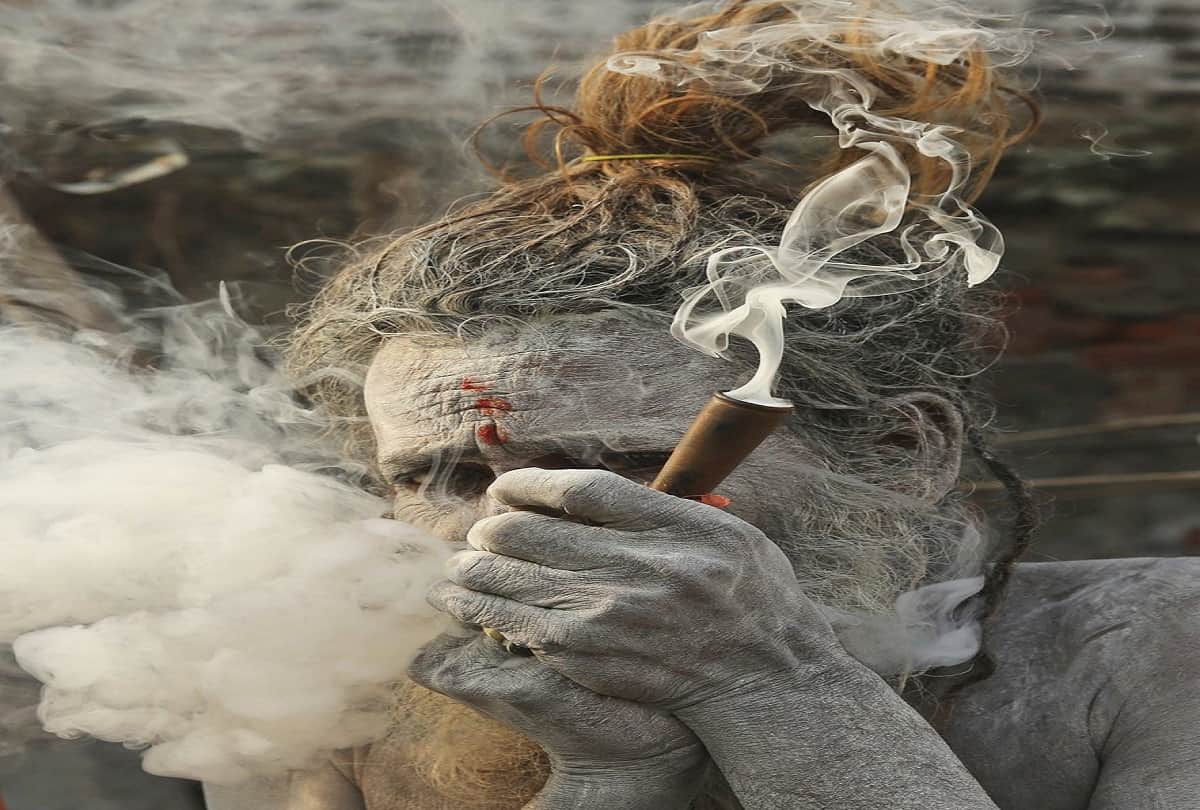 Kumbh Mela 2019:know the Naga sadhu funeral mystery