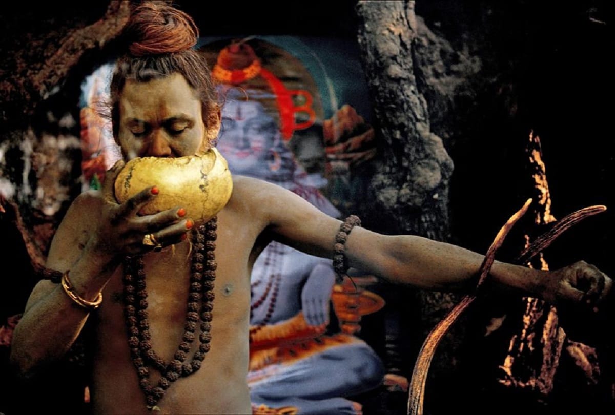 Naga sadhu famous makeup tradition in kumbh mela 2019