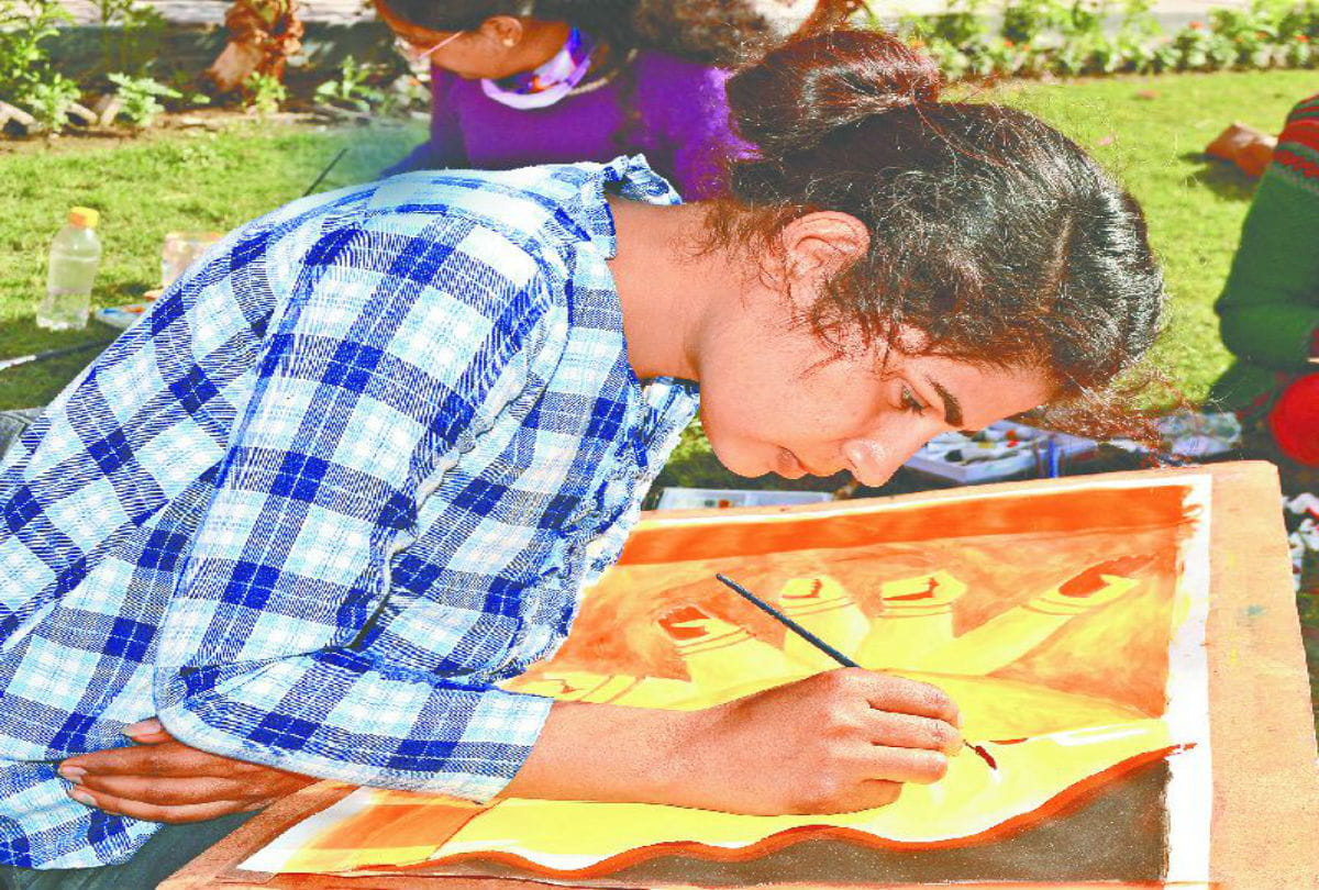 paintings on women empowerment held under Aparajita 100 Million Smiles campaign